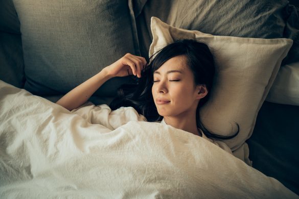 ぐっすり眠れる枕の選び方、確認するポイントは3つ。プロが解説