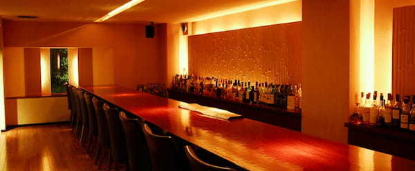神戸・三宮のおしゃれバー13選！一人飲みやデートにおすすめの隠れ家バーも！
