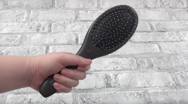 【付録】電動ヘアブラシを初体験!寝起きのボサボサ髪で挑戦してみた。