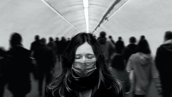 「自己肯定感」が低いと感じている女性は 7 割強! 自己肯定感アップの鍵は眉にあり?!