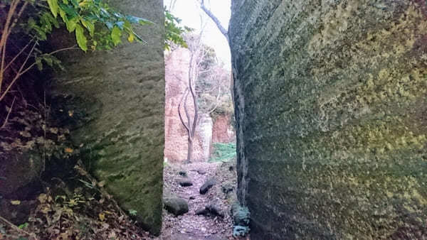 日本とは思えない！まるで古代遺跡みたいな山【神奈川・鷹取山】