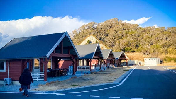 【千葉・館山】キャンパー必見! 大人気で予約殺到のキャンプマナビスの魅力を徹底解剖!