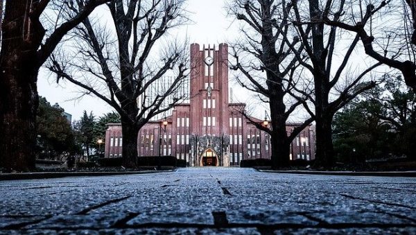 高校の入学祝いに贈りたいメッセージ例文集。気持ちが伝わる書き方をご紹介