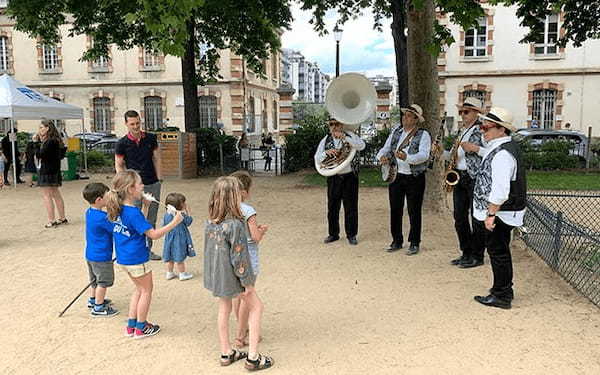 蚤の市、人形劇、動物園。春のパリ散歩が楽しくなるご近所イベント