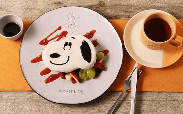 アメリカンなスクールバスがお出迎え！熱々ピッツァが堪能できる『PEANUTS Cafe』大阪府初出店！