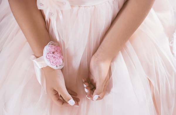 20代女性に人気の結婚式ドレスブランドを厳選紹介♡服装のマナーは？