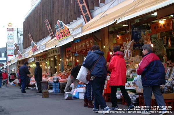 全国のグルメな人気観光スポット38選！食べ歩きも楽しい大型市場・朝市・商店街特集