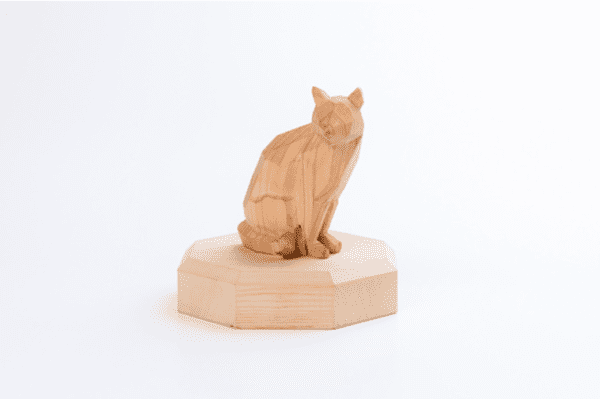 唯一無二を木彫りでカタチにする『ペット仏壇』が、クラファンで先行発売中！