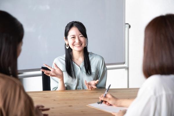 面接と面談の違いを徹底解説！面談に臨む上でのポイントも紹介