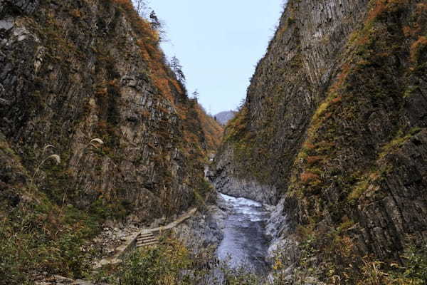 トンネルを抜けるとそこは素晴らしき紅葉の世界！？【新潟】清津峡＆魚沼スカイラインの紅葉