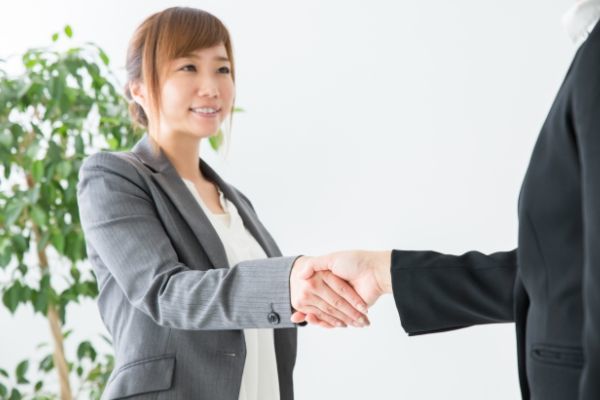 【退職の伝え方の例文付き】会社と揉めないためのベストな伝え方