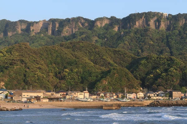 【千葉】「鋸山」登山はまるで遺跡探検！？「さすけ食堂」で幻の黄金アジフライも