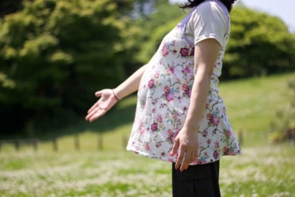 妊娠30週目の胎児の大きさは？母体の変化や過ごし方の注意点も解説