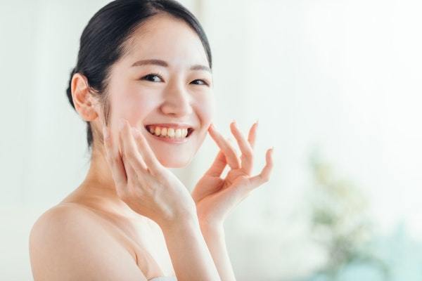 下地とファンデーションの違いは？役割と種類、正しい使い方を紹介！