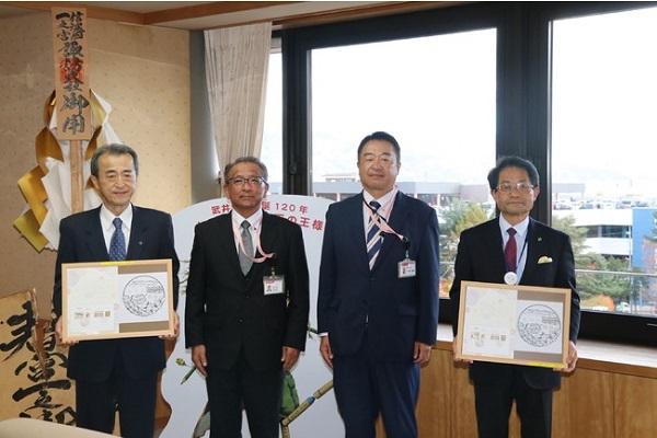 消印の中に「お蚕さま」と「生糸」が登場！長野県岡谷郵便局の風景印がリニューアル