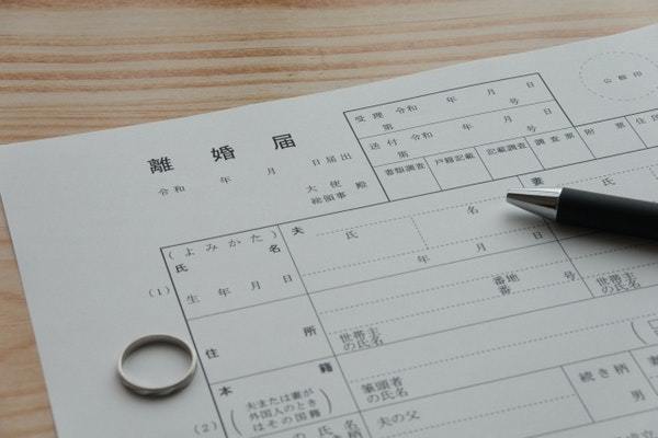 結婚線のフィッシュ見逃さないで！結婚が近いサインの見分け方