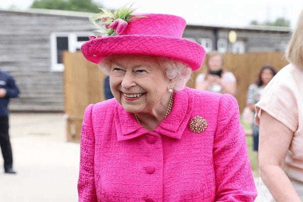 95歳の英女王、コロナに感染。イギリスではコロナ規制が“全廃”へ