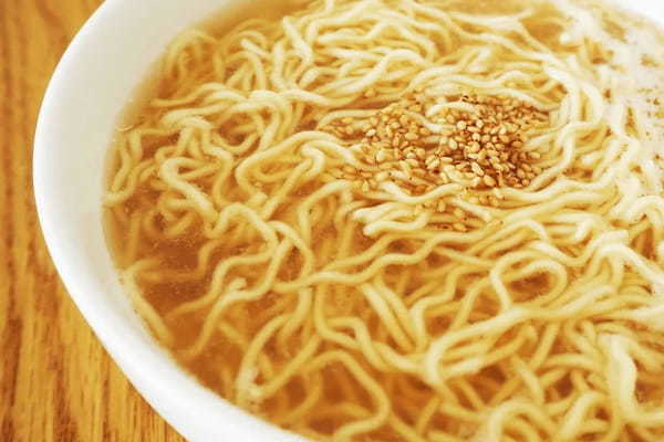 麺にたらばがにの風味をイン！　素ラーメンでも飽きない絶品風味