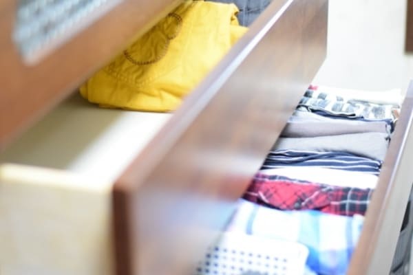 いらない服を処分する方法!買取サービスでリサイクルするのが一番!