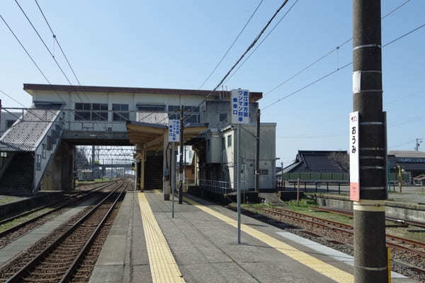 【新潟県・海が見える駅】ノスタルジックな駅舎も見どころ！日本海ひすいラインに乗って上越エリアを旅しよう