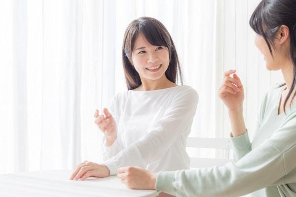 声が低い女性はモテる？声が低くなる原因と隠れた魅力を徹底解説