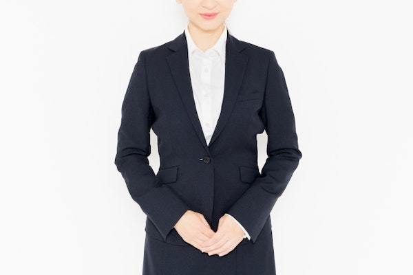 女性の転職面接での服装は？チェックポイントや着こなし方を紹介