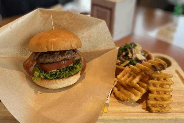 日比谷のおすすめハンバーガー7選！肉汁溢れる本格専門店や便利な駅ナカ店も！