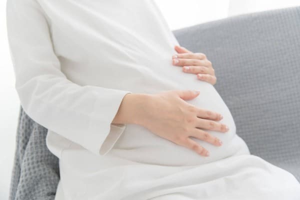妊婦もシートベルトは必要? 着用方法は? シートベルトが苦しい時は? マタニティーシートって?