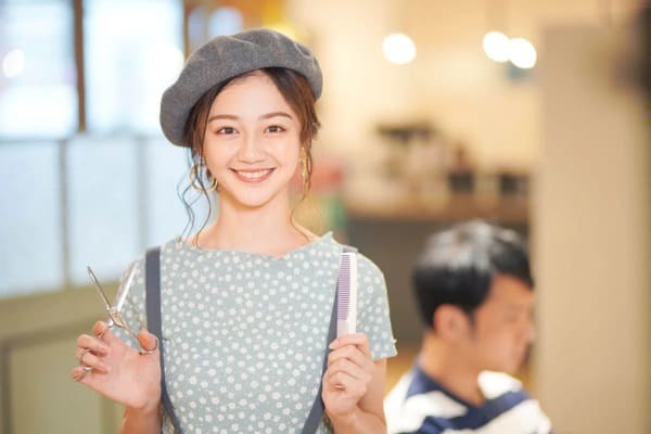 ハーフアップは男ウケが悪い？大人女子でも可愛くなれるコツを紹介