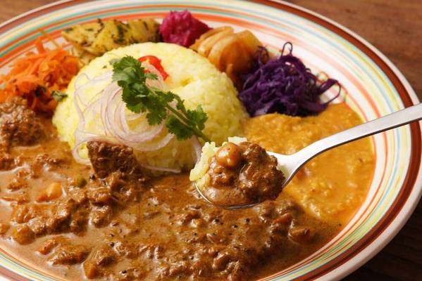 激戦区・薬院の絶品カレー13選！本格スパイスカレーの人気店や話題の新店舗も！