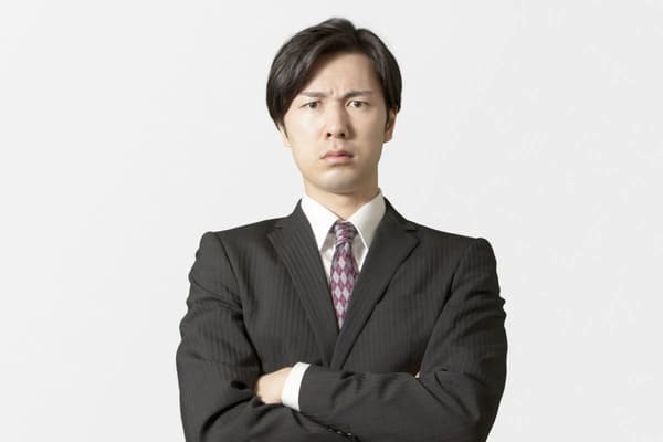 「恋してる目」の男性は分かりやすい！好意ありサインや雰囲気とは？