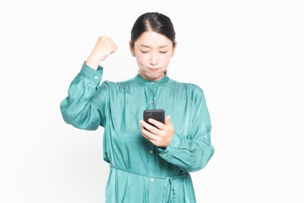 しばらく連絡をしない恋愛の駆け引き！期待できる効果や注意点とは？