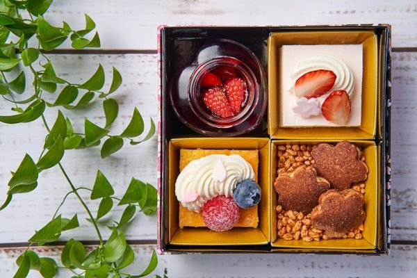 渋谷エクセルホテル東急から春を運ぶ重箱「SWEETS BOX ～春～」登場