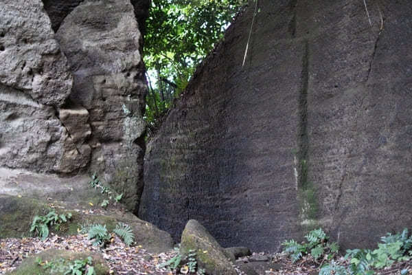 日本とは思えない！まるで古代遺跡みたいな山【神奈川・鷹取山】