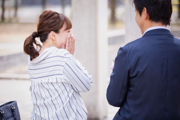 好きすぎる男性心理って？女性にマジ惚れしてる男性だけが見せる行動