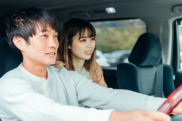 付き合う前のドライブデートは脈あり？男性心理7選と注意点を解説