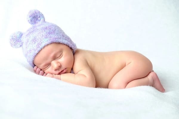 赤ちゃんの痙攣の症状と原因、対処法解説！新生児のひきつけに要注意