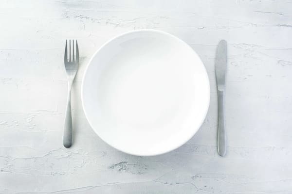 食べるのが遅い男性の4つの特徴！食べ方からわかる男性心理とは？