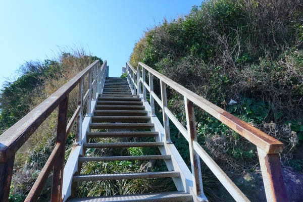 【神奈川県・横須賀市】冬の無人島・猿島への非日常体験のひとり女子旅へ♪