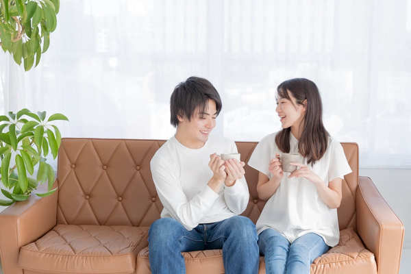 帰り際のハグ！付き合ってない男性からの突然のハグってどんな心理？