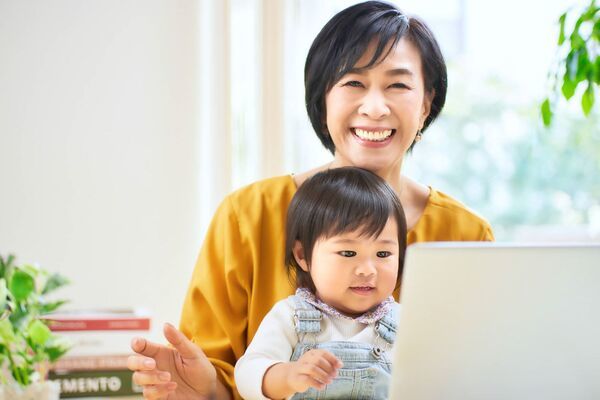 ベビーシッターを自宅以外で出張利用することは可能？活用例も紹介！