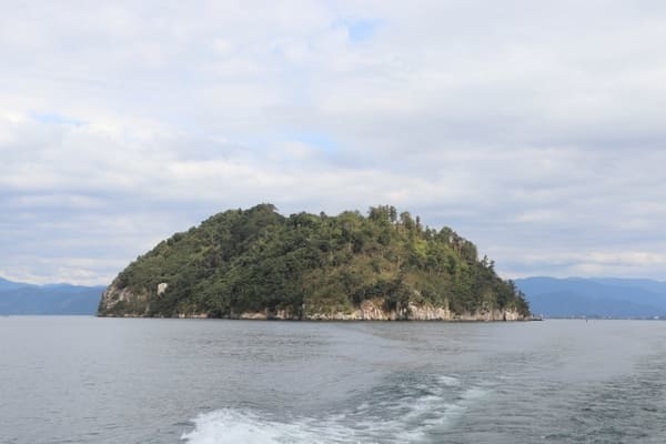 【滋賀】琵琶湖上に浮かぶパワースポット竹生島