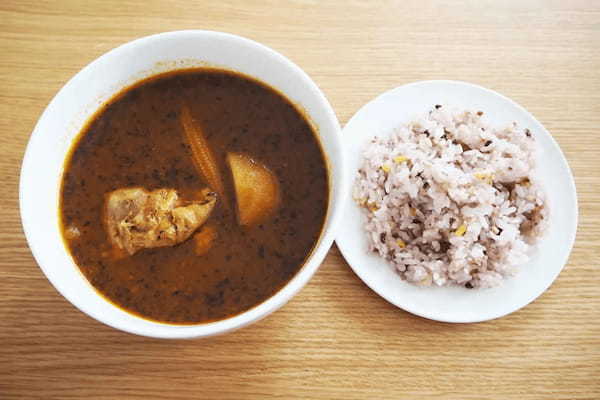 北海道カレー「吉田商店」実食レポ　レトルトの印象くつがえすマジウマ仕様