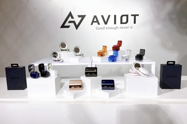 『AVIOT』の完全ワイヤレスイヤホン2021秋冬新モデルを一挙大公開