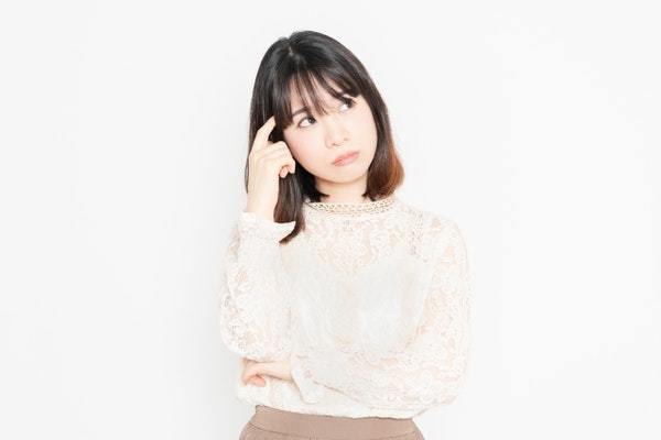 おでこにキスの意味とは？男性心理＆脈アリの確認方法まで解説！