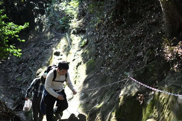 日本とは思えない！まるで古代遺跡みたいな山【神奈川・鷹取山】