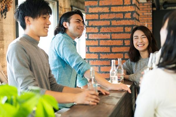 目を合わせてくれない人の心理とは？恋愛における心理も解説！