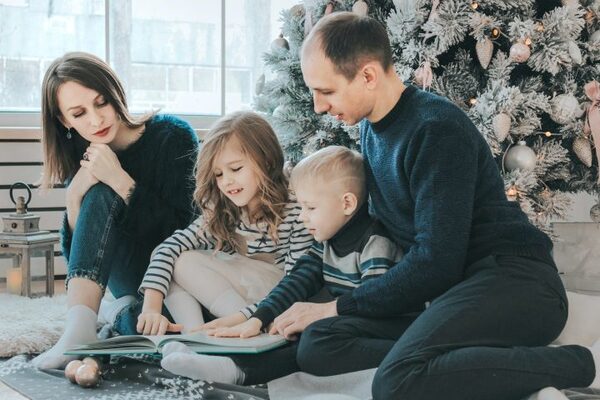 今年のクリスマスパーティーは何する？子供も大人も思いっきり楽しめるアイデア集