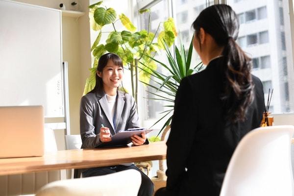 自己紹介と自己PRの違いを解説！面接で好印象を残す回答例文