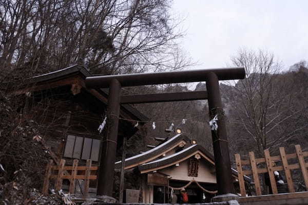 門の向こうは神々の世界！？神秘的なパワースポット戸隠神社奥社！1.jpg